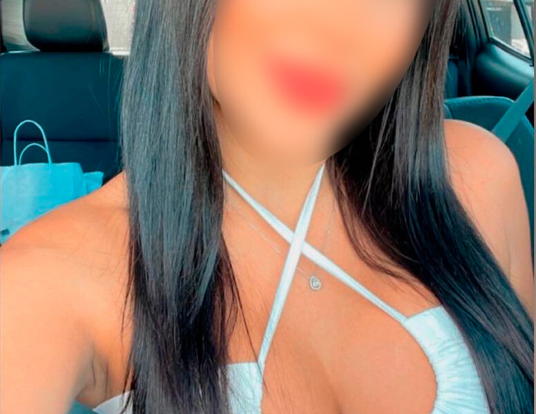 Mellissa, una chica que te volverá loco de placer!