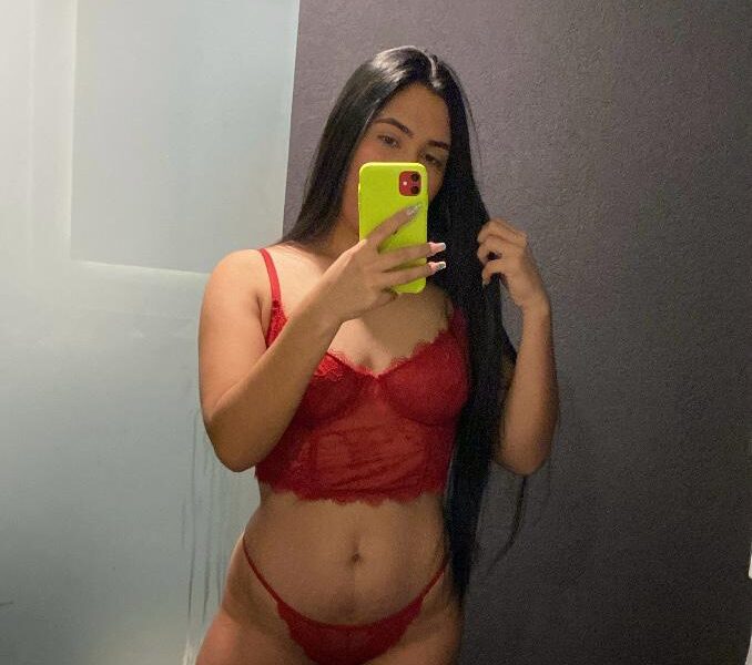 Paola Mendoza 🇻🇪 venezolana caliente adicta al sexo😈💖